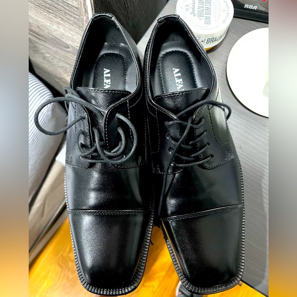 BNIB Men’s Dress Shoes Sz 7